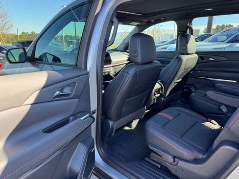 Used 2024 Chevrolet Traverse RS w/ LPO, Floor Liner Package image 37