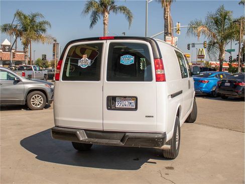 Used 2014 Chevrolet Express 2500 image 8