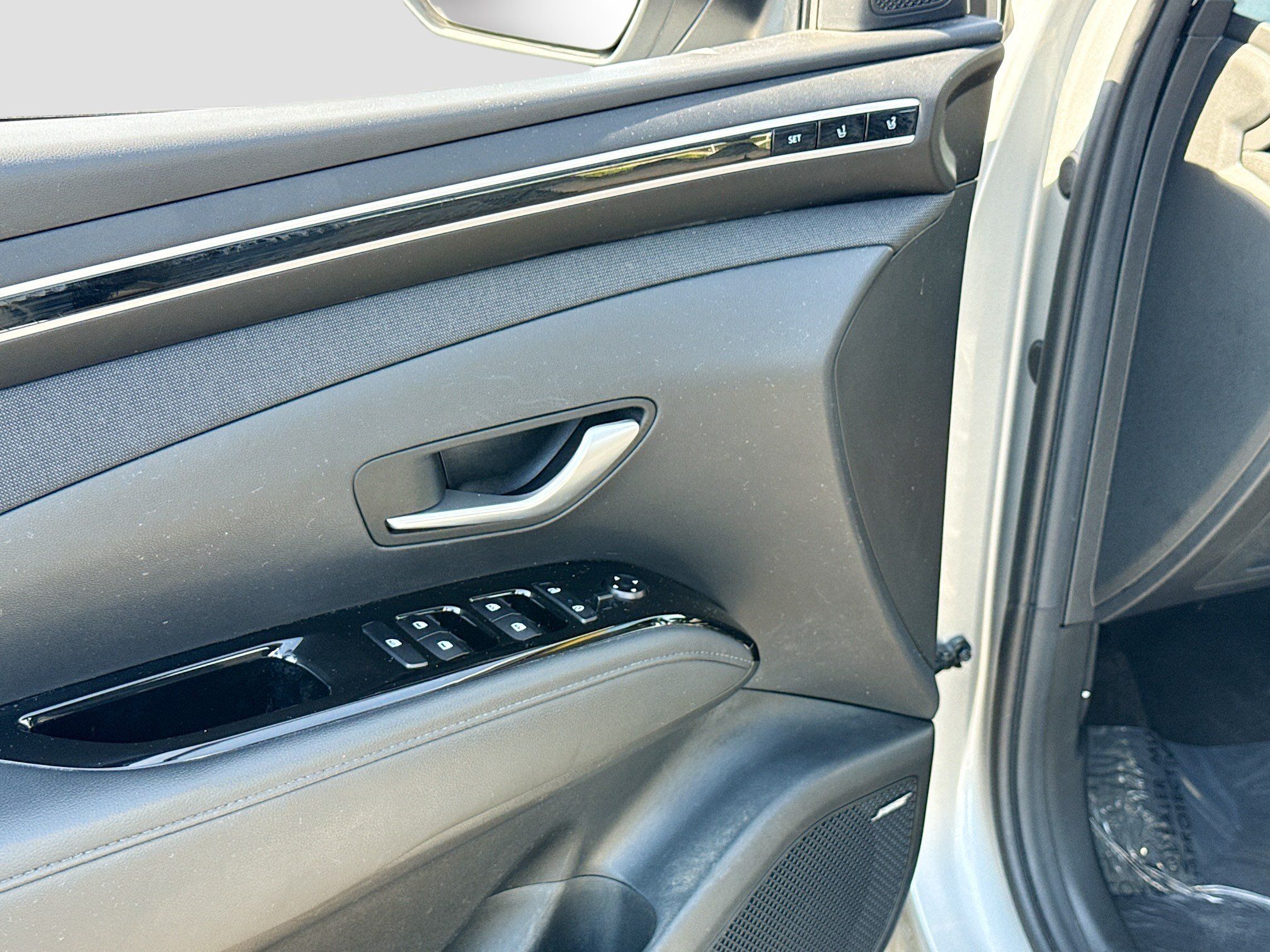 Certified 2024 Hyundai Tucson Limited AWD/4WD image 8