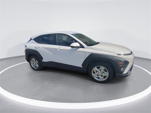 New 2026 Hyundai Kona SE image 9