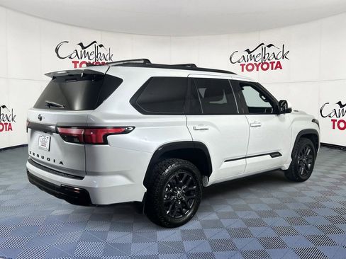Used 2023 Toyota Sequoia Platinum AWD/4WD image 7
