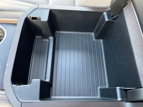 Used 2023 Chevrolet Suburban Z71 w/ Off-Road Capability Package image 22