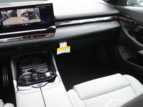 New 2026 BMW 530i w/ M Sport Package image 27