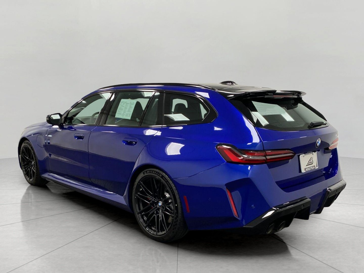 Used 2027 BMW M5 Touring w/ M Driver's Package AWD/4WD image 7