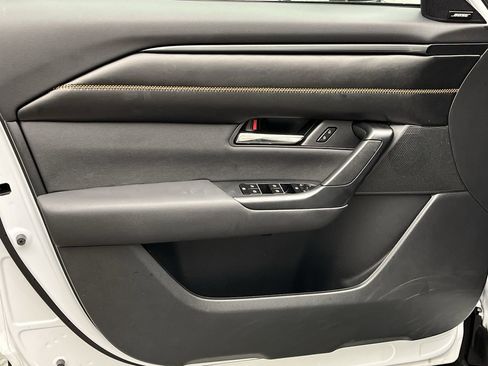 Certified 2025 MAZDA CX-50 2.5 Hybrid w/ Premium Plus Pkg image 9