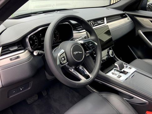 New 2026 Jaguar F-PACE R-Dynamic S image 4