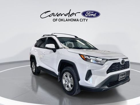 Used 2025 Toyota RAV4 XLE image 2