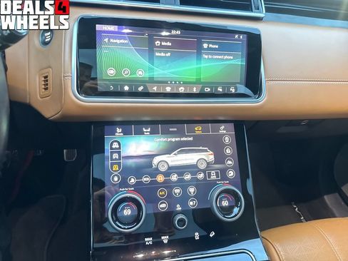 Used 2018 Land Rover Range Rover Velar R-Dynamic HSE AWD/4WD image 18
