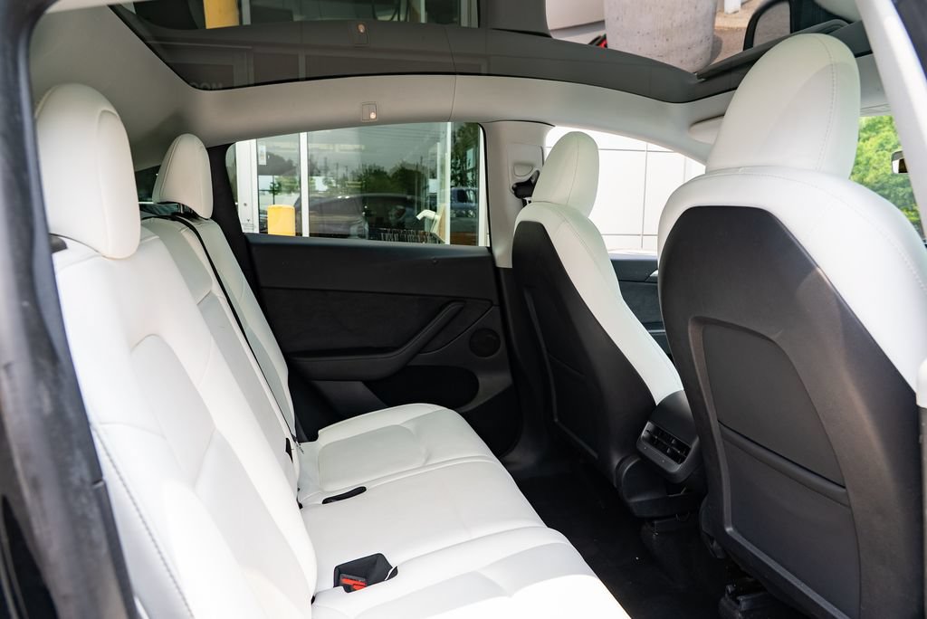 Used 2023 Tesla Model Y Long Range AWD/4WD image 21