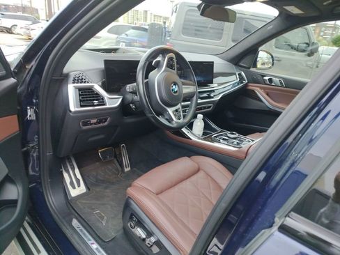 Certified 2023 BMW X7 xDrive40i w/ Executive Package image 9