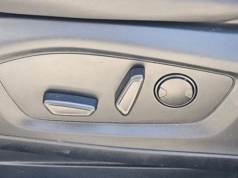 Used 2024 Ford Explorer XLT w/ Equipment Group 202A image 14