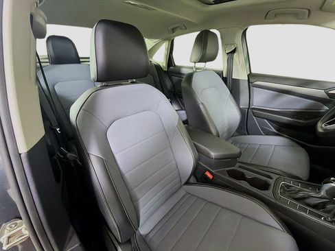Used 2025 Volkswagen Jetta SE FWD image 29