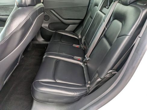 Used 2021 Tesla Model Y Performance image 18