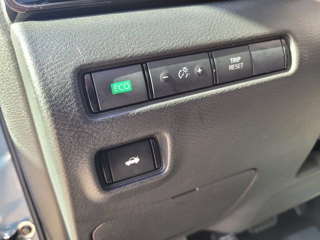 Used 2024 Nissan Sentra SR FWD image 19