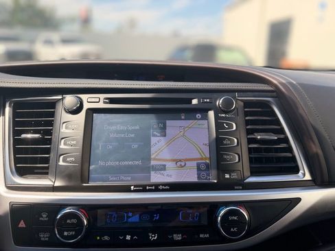 Used 2016 Toyota Highlander XLE image 30