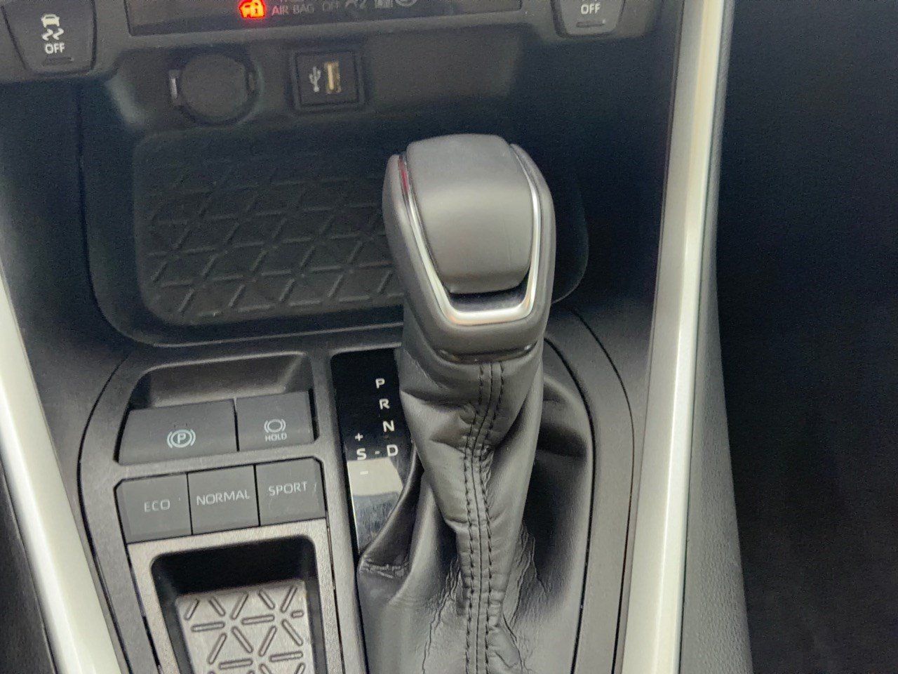Used 2024 Toyota RAV4 XLE Premium FWD image 21