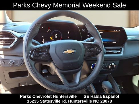 Certified 2024 Chevrolet TrailBlazer LS w/ LS Convenience Package FWD image 3