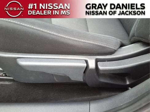 Used 2022 Nissan Sentra SV w/ All-Weather Package FWD image 11