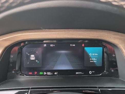 Used 2024 Volkswagen Atlas SE FWD image 11