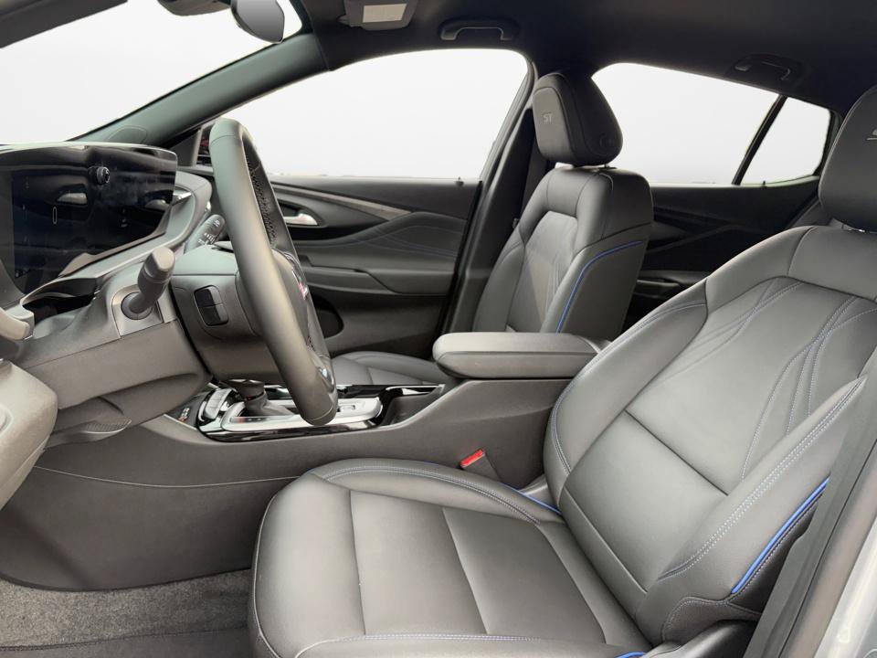 New 2026 Buick Envista Sport Touring w/ Convenience I Package FWD image 11