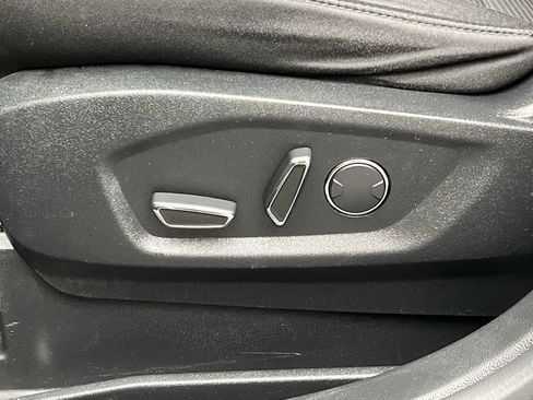 Used 2018 Ford Edge SEL AWD/4WD image 10