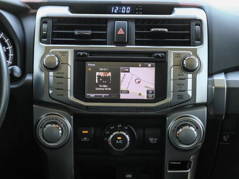 Used 2018 Toyota 4Runner SR5 Premium RWD image 14
