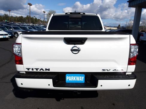 Used 2022 Nissan Titan SV w/ Accessory Utility Package image 4
