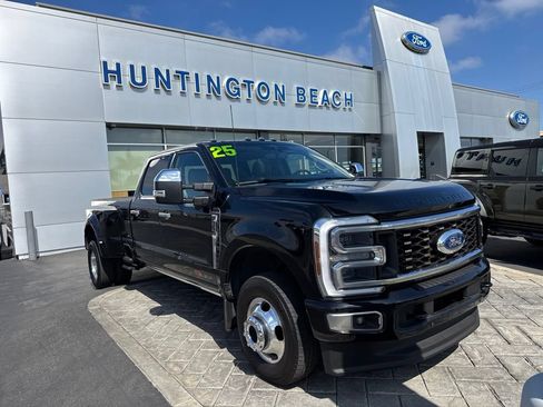Used 2025 Ford F350 Platinum w/ Platinum Plus Package AWD/4WD image 1