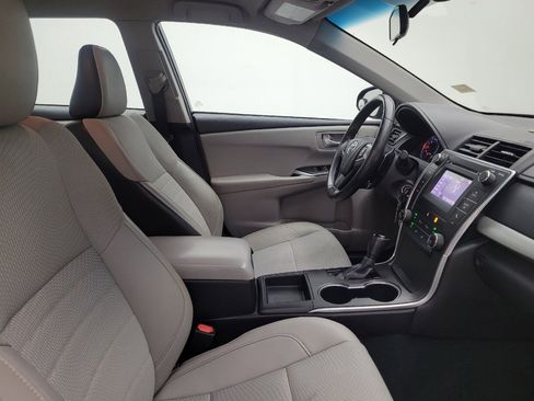 Used 2017 Toyota Camry SE image 21