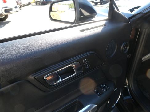 Used 2016 Ford Mustang Premium image 14