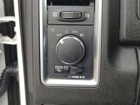 Certified 2022 RAM 1500 Classic SLT w/ Electronics Group image 24