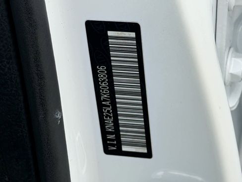 Used 2019 Kia Stinger Premium image 32