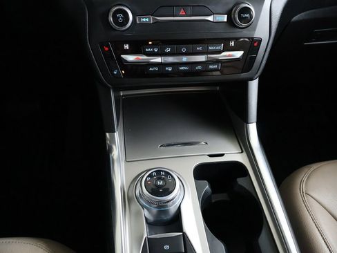 Used 2020 Ford Explorer XLT w/ Equipment Group 202A image 16