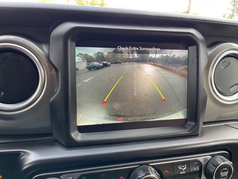 Used 2022 Jeep Wrangler Unlimited Sahara w/ LED Lighting Group image 11