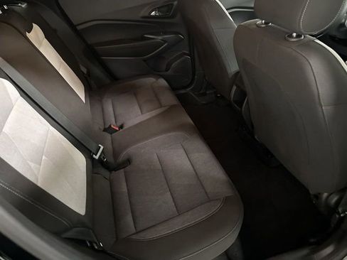 Used 2024 Chevrolet Trax RS w/ Sunroof Package FWD image 17