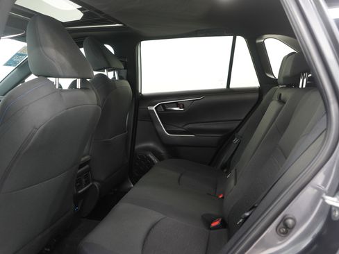 Used 2022 Toyota RAV4 SE w/ Convenience Package image 15