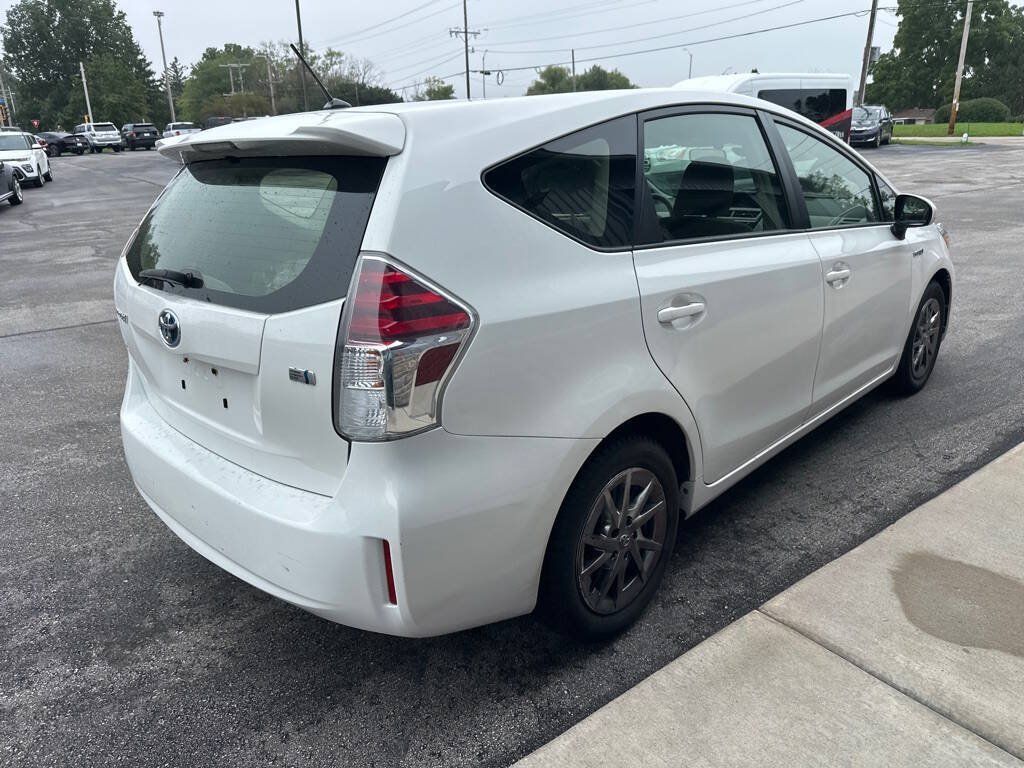 Used 2017 Toyota Prius V Two FWD image 5