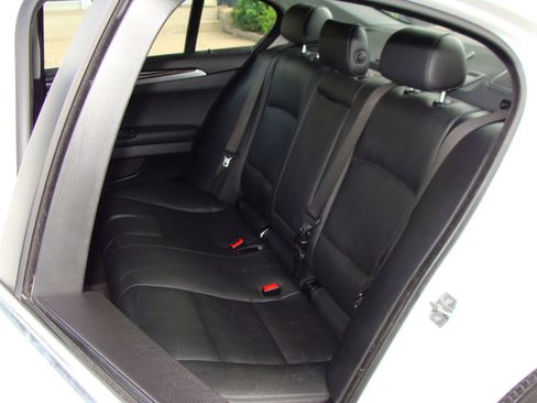 Used 2016 BMW 528i xDrive Sedan image 8