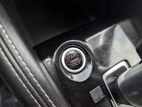 Used 2019 Nissan Kicks SV image 29