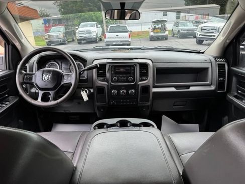 Used 2018 RAM 3500 Tradesman w/ Chrome Appearance Group AWD/4WD image 8