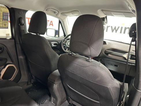 Used 2016 Jeep Renegade Latitude w/ Cold Weather Group image 16