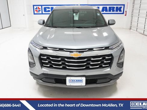 New 2026 Chevrolet Equinox LT image 2