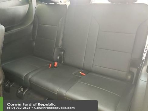 Used 2025 Chevrolet Traverse LT w/ Midnight/Sport Edition image 21