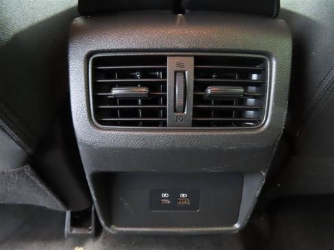 Used 2023 Nissan Rogue SV AWD/4WD image 31