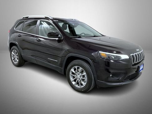 Used 2021 Jeep Cherokee Latitude Lux w/ Mopar Interior Package image 3