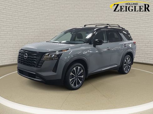 New 2026 Nissan Pathfinder Platinum image 1