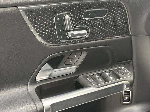 Certified 2025 Mercedes-Benz GLB 250 image 10