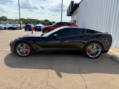 Used 2017 Chevrolet Corvette Stingray Coupe w/ Battery Protection Package RWD image 3