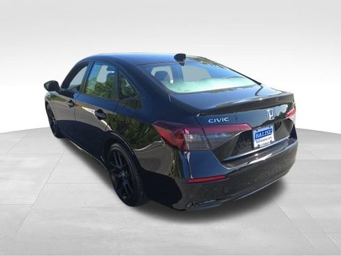 Used 2025 Honda Civic Sport image 4