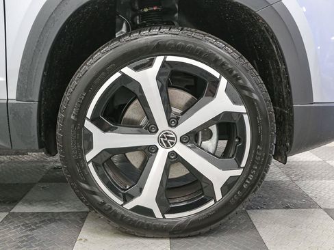 New 2026 Volkswagen Taos SEL AWD/4WD image 12